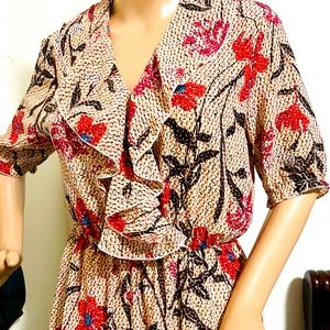 Just a pretty lovely, dress. Made in Korea.
